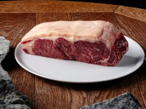 Стейк стриплойн из мраморной говядины BlackAngus
